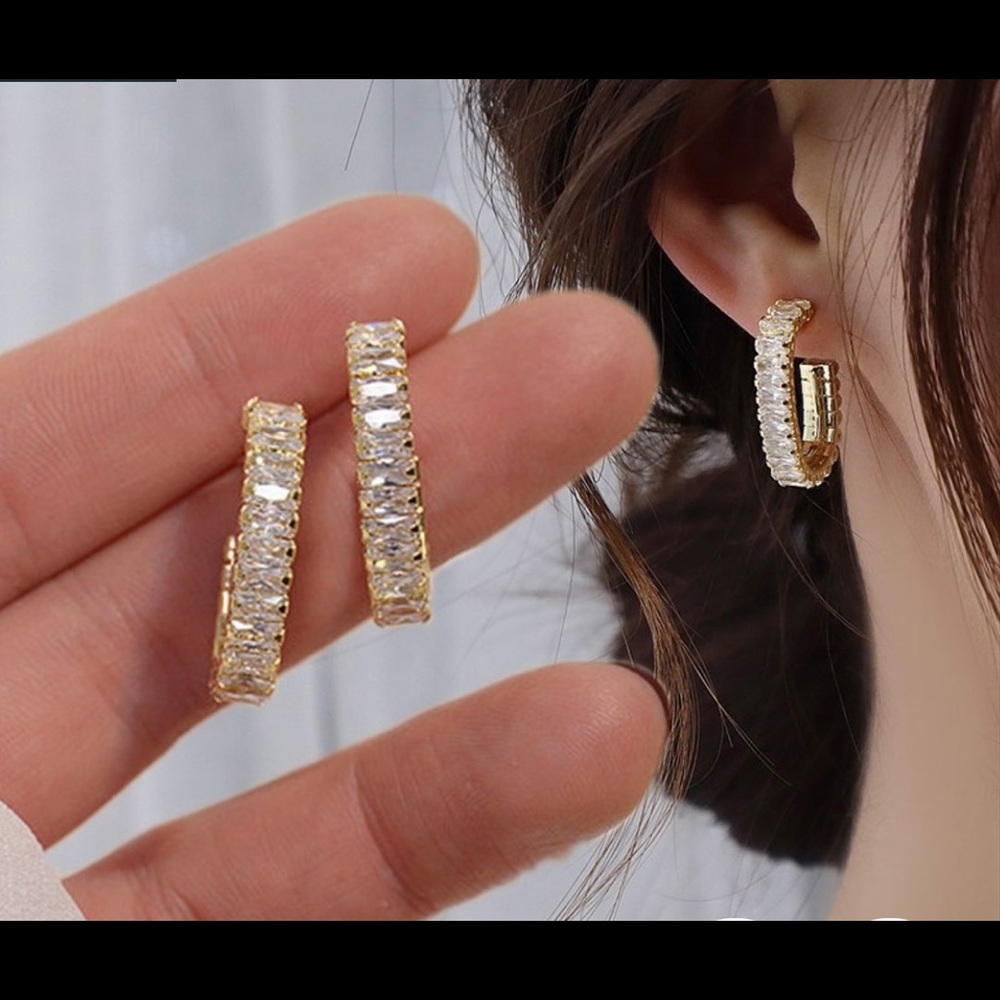 🌸Host Pick🌸 14 K Gold Plated Round Diamond Earrings